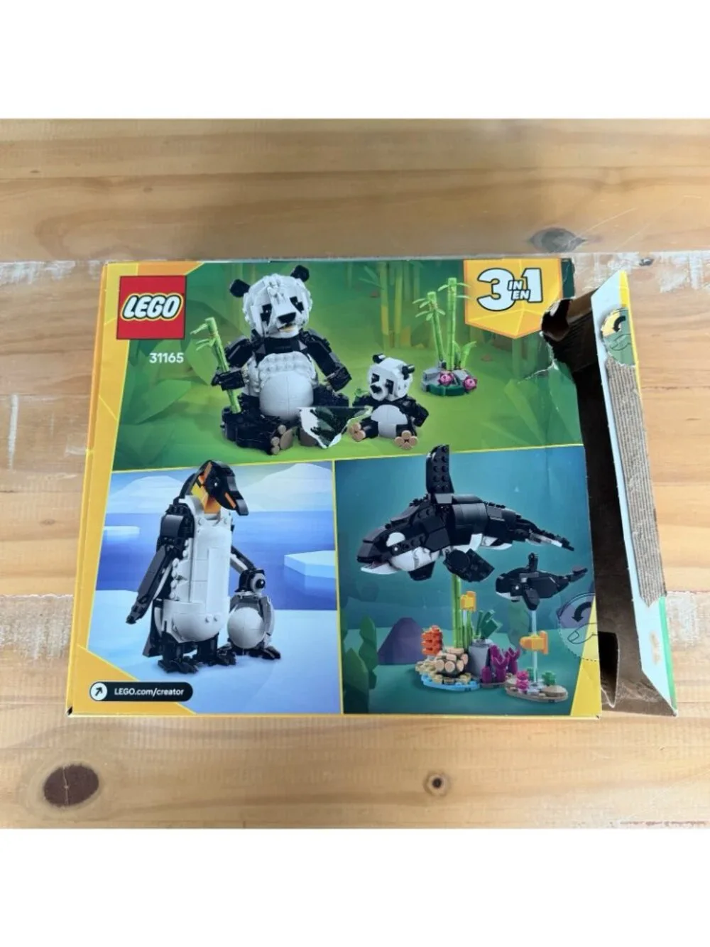 LEGO Creator Panda Family 31165 3-in-1 Set, 626 Pieces NEW Open Box